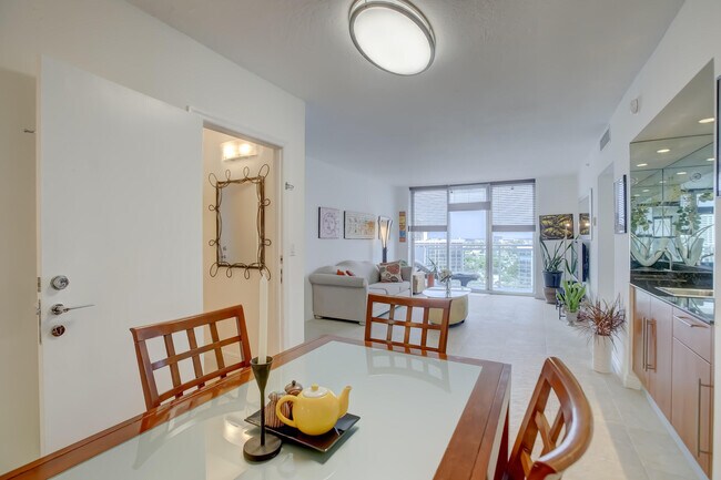 Building Photo - 3000 S Ocean Dr