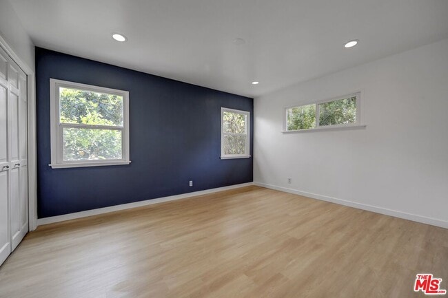 Building Photo - 6044 Varna Ave
