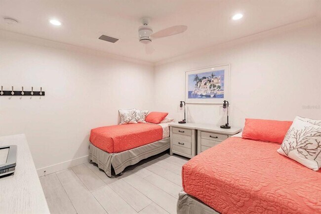 Building Photo - 1125 W Peppertree Dr