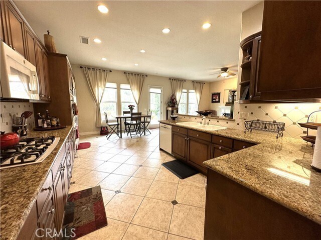 Building Photo - 5415 Vista Del Mar