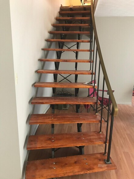 Building Photo - 1250 E 276th St