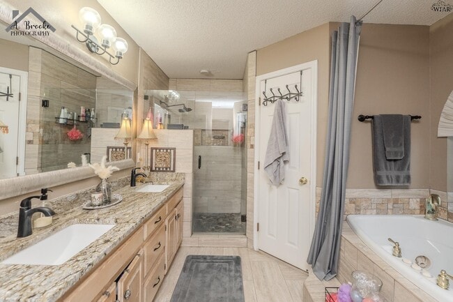 Building Photo - 4901 Belair Blvd