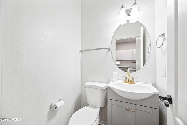 Building Photo - 1516 E Mobile Ln