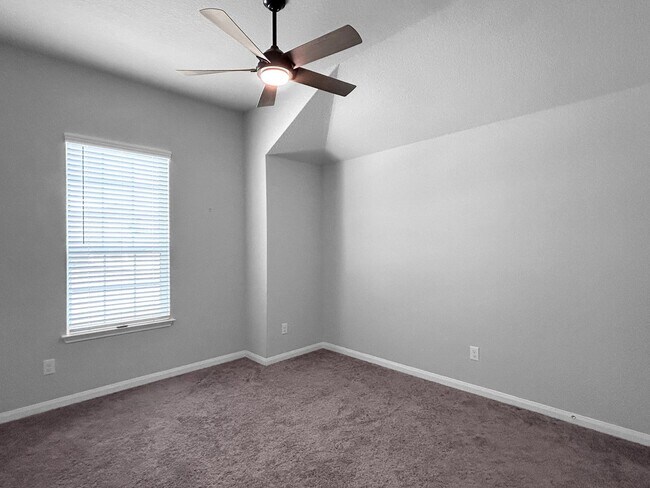Building Photo - Contemporary 3-Bedroom Near Randolph AFB