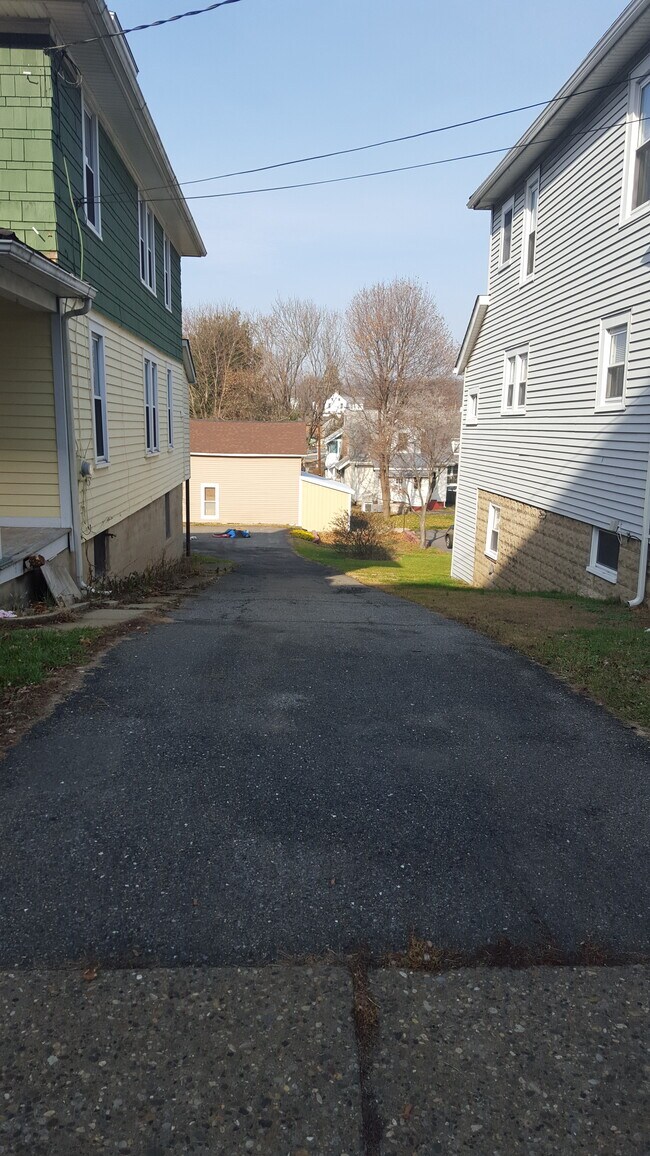 Driveway - 59 Park Ave