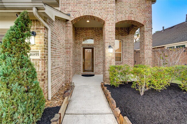 Building Photo - 16855 Big Reed Dr