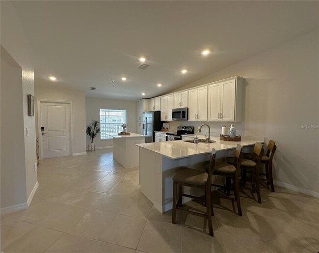 Building Photo - 14231 Heritage Landing Blvd