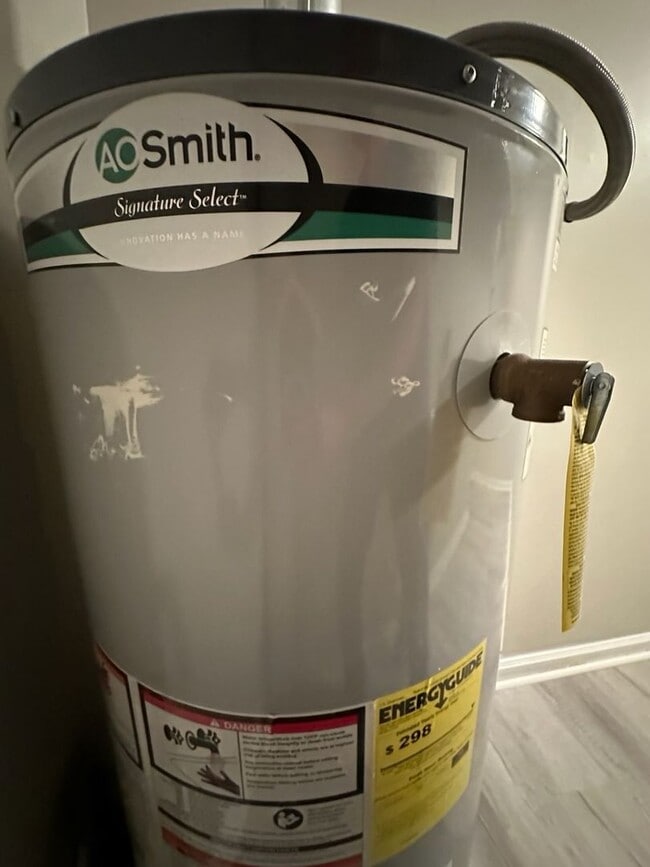 Building Photo - Very Nice 3 Bedroom In Paducah Available Immediately