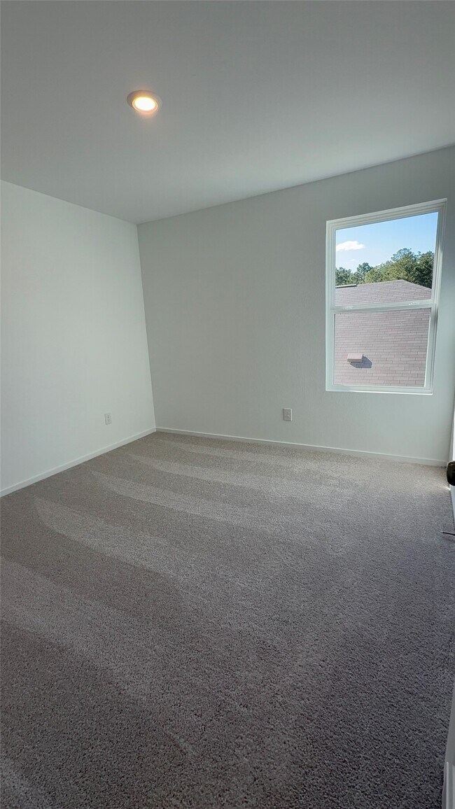 Building Photo - 331 Parkin Ct