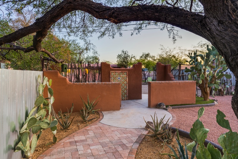 Building Photo - 3532 E Lee St