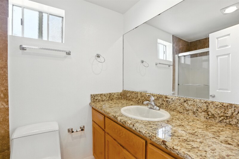 Building Photo - 1152 W 24th St