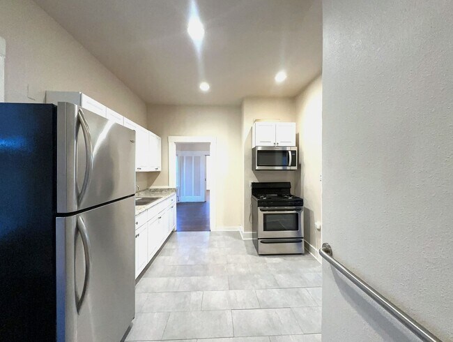 Building Photo - 1522