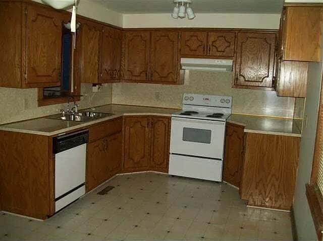 Building Photo - 1221 W Elder Ave