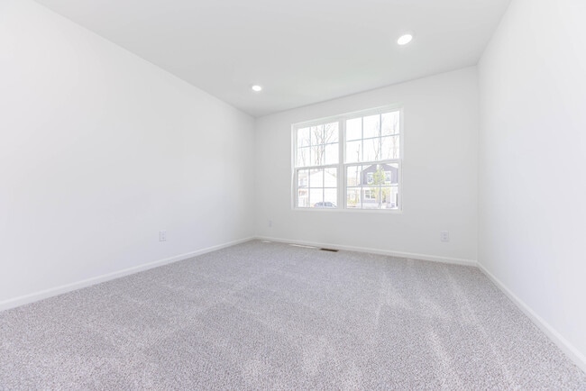 Building Photo - 9268 Hemlock Ln