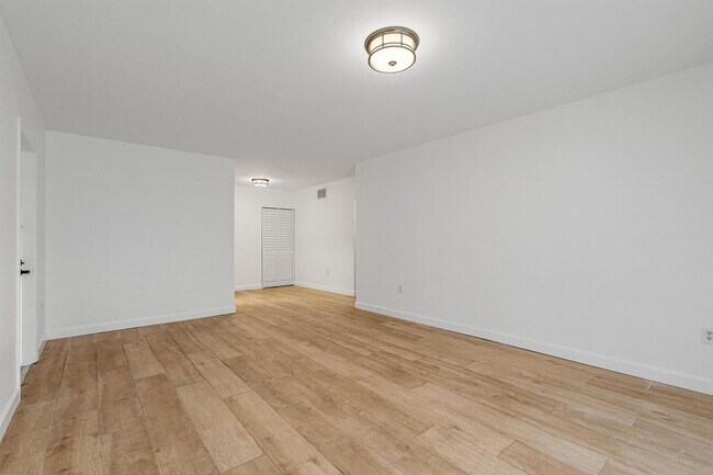 Building Photo - 7831 SW 56th St