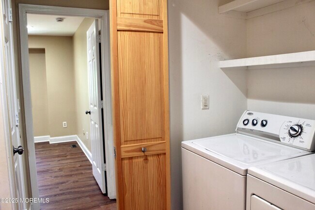 Building Photo - 153 Impatiens Ct