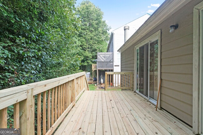 Building Photo - 1041 Plantation Way