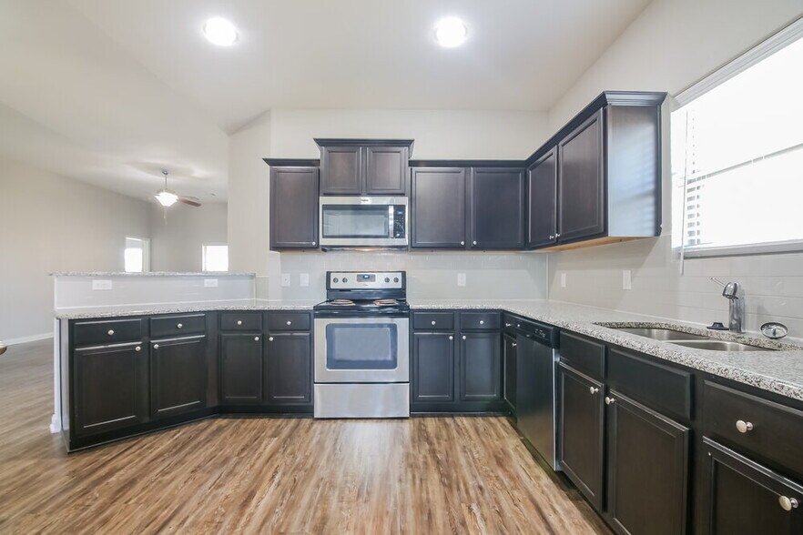 Building Photo - 1516 Millennium Dr