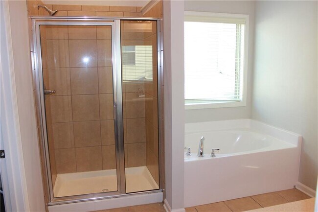 Building Photo - 4945 Ducote Trail