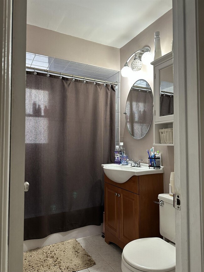 Building Photo - 103 E 26th St