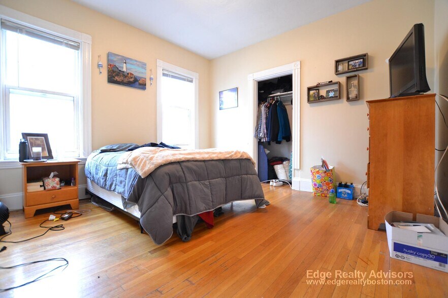 Building Photo - 25 Bennett St