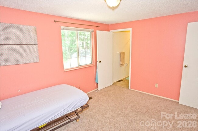 Building Photo - 1635 Van Dyke Dr