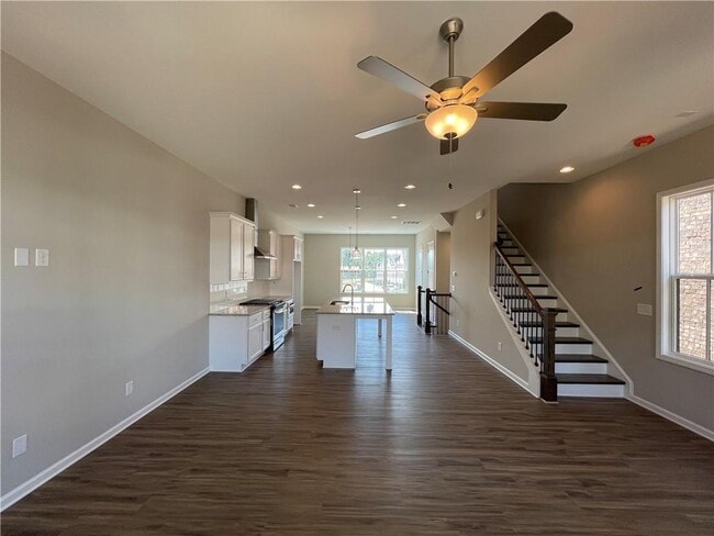 Building Photo - 6550 Cortland Walk