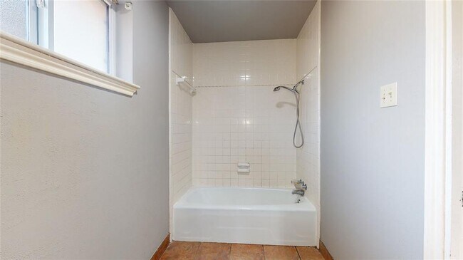 Building Photo - 12618 Misty Valley Dr