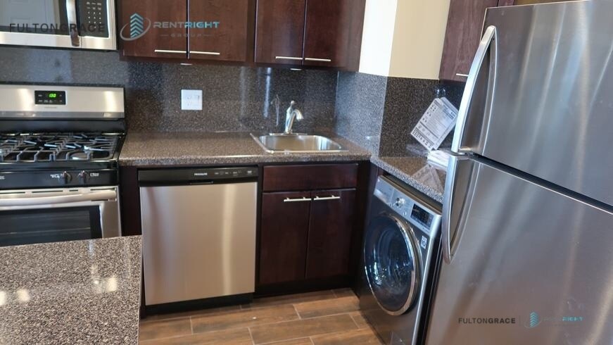 Building Photo - 1357 N Ashland Ave