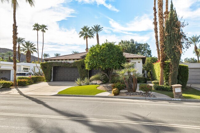 Building Photo - 45737 Club Dr