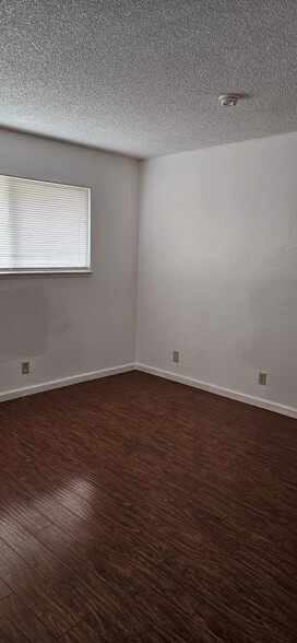 Building Photo - 2612 El Parque Cir