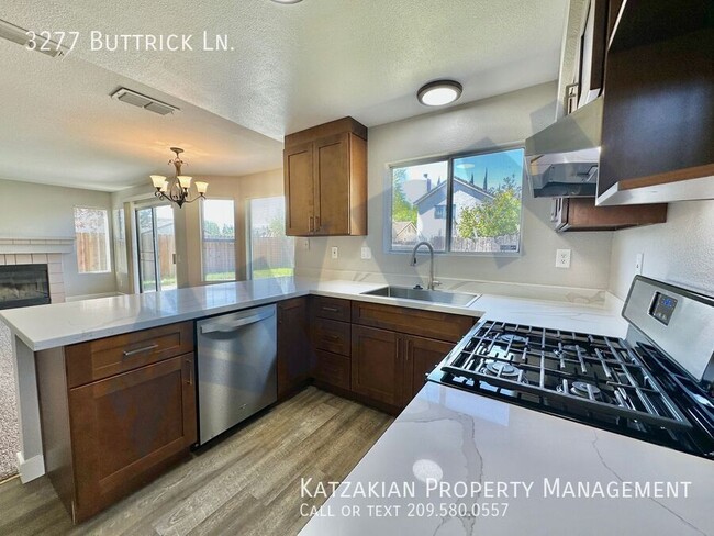 Building Photo - Remodeled 2-Story 4-Bedroom 3-Bath Weston ...