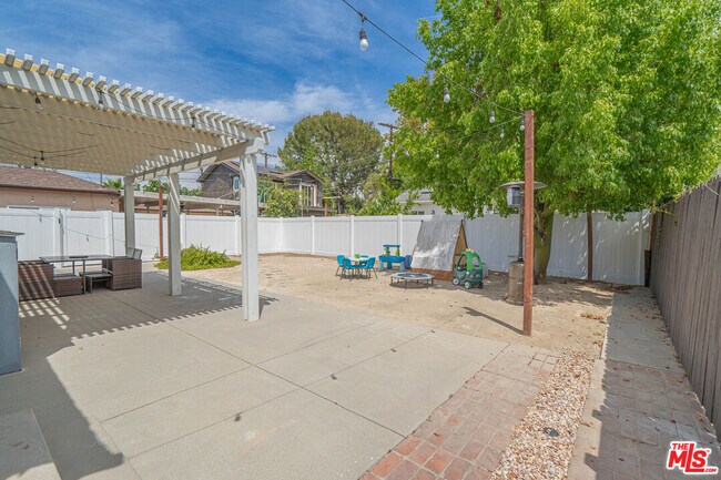 Building Photo - 7044 Garden Grove Ave