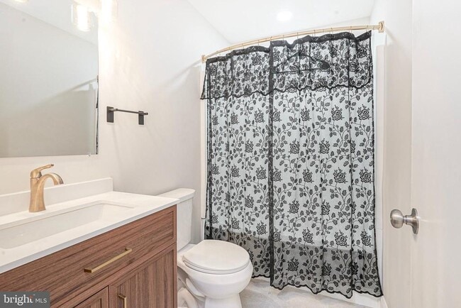 Building Photo - 4617A Aberdeen Dr