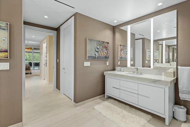 Building Photo - 200 SE Mizner Blvd