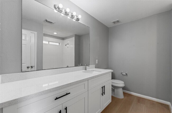 Building Photo - 1406 Hemple Dr