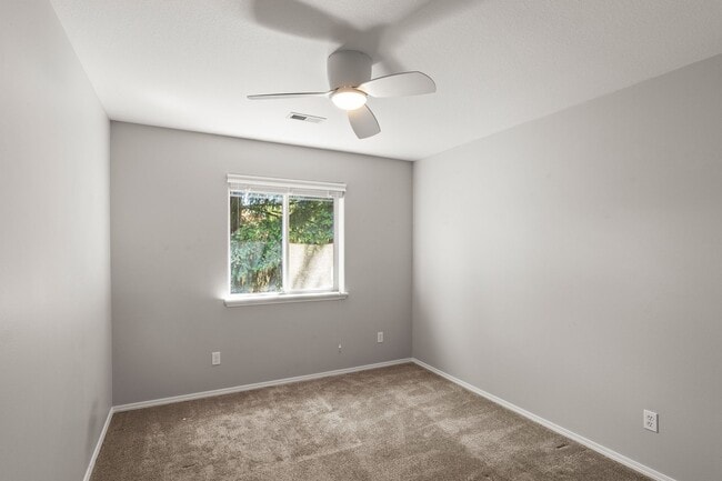 Building Photo - Elegant, Well-Loved, 5 bedroom, 3 bathroom...