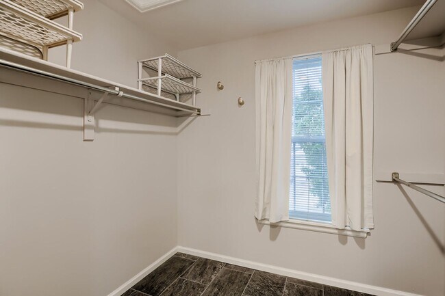 Building Photo - Gorgeous 4BD/4BA Home in Governors Ranch (Littleton, CO)- Available NOW!