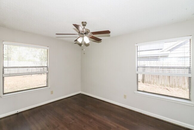 Building Photo - 24102 Scrivener Ln