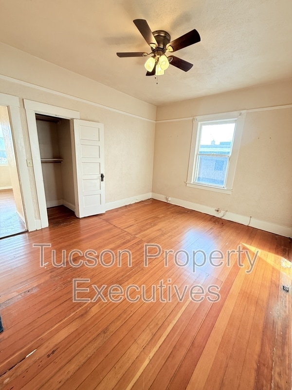 Building Photo - 340 S Scott Ave