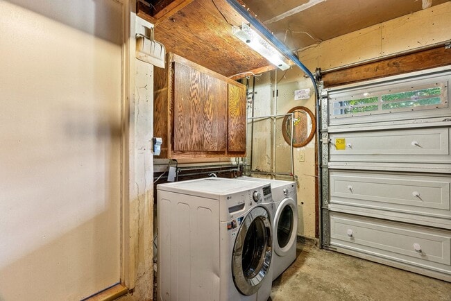 Building Photo - Cozy 2BR/2BA Duplex | Fireplace, Patio & Utilities Included