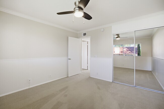 Building Photo - 508 Ventaja