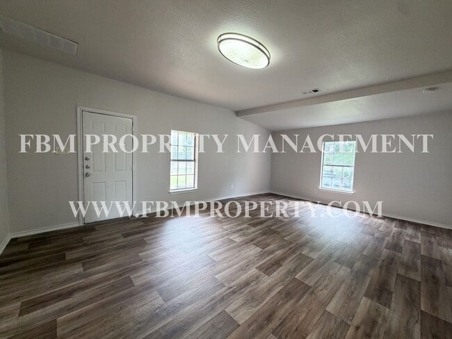Building Photo - 1309 N Clay St