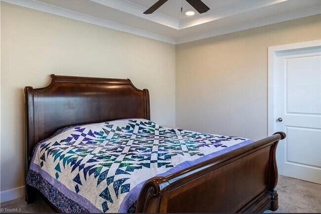 Building Photo - Beautiful 3Bed/2.5Bath Townhome located in...