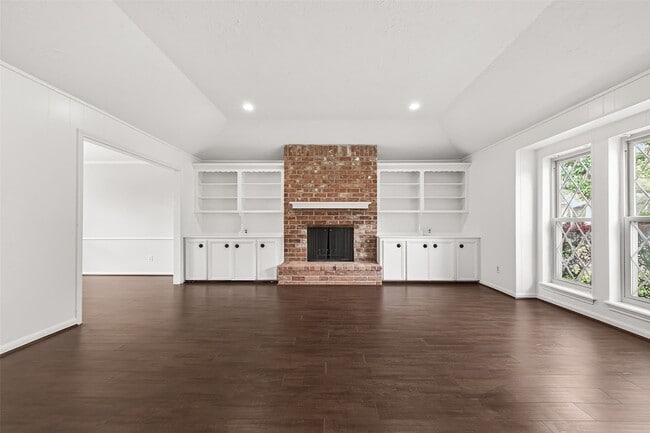 Building Photo - 6207 Claridge Dr