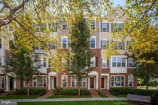 Building Photo - 22926 Spicebush Dr