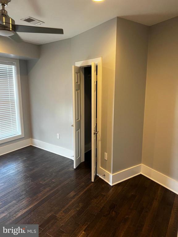 Building Photo - 1220 19th St NE