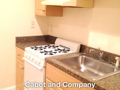 Building Photo - 17 Exeter St