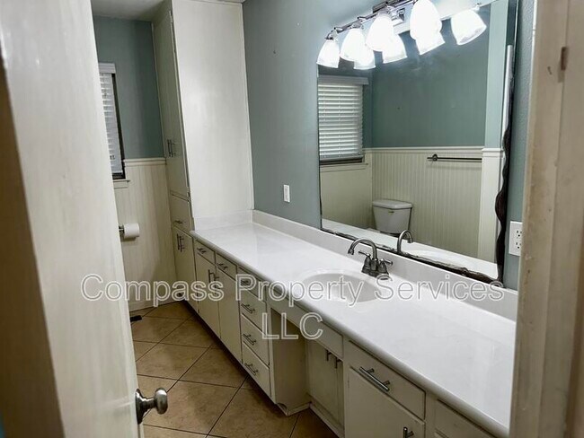 Building Photo - 8919 Whippoorwill Dr