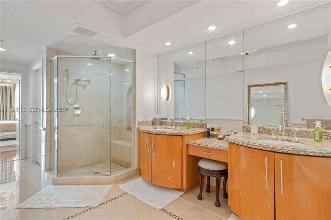 Building Photo - 17875 Collins Ave